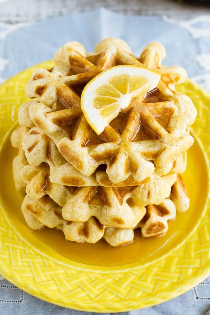 Easy Lemon Sour Cream Waffles: Perfect for Any Sunday Brunch